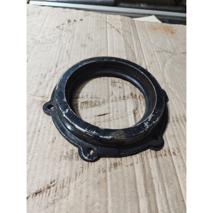 Корпус з манжетою в зборі 375-2918094 – запчастини Урал | Autodetal