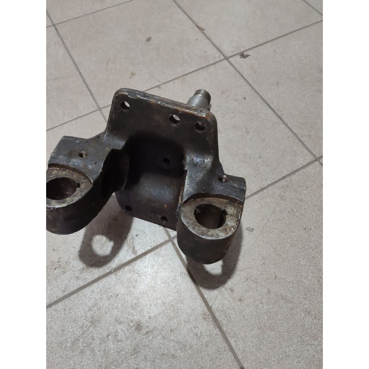 Кулак поворотний правий ЗІЛ-130 130-3001009-В