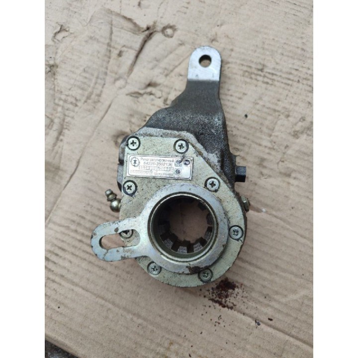 Розтискач/важіль регулювальний гальма МАЗ 64226-3502136 (правий